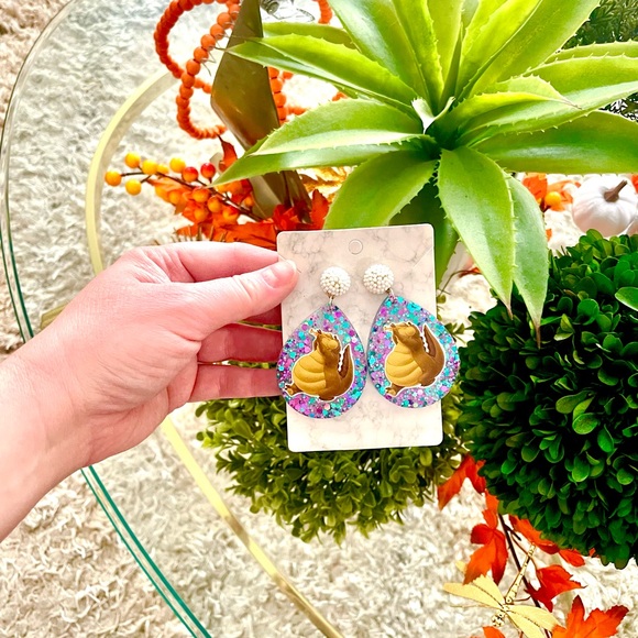 Louis The Alligator Acrylic Earrings - Picture 3 of 4